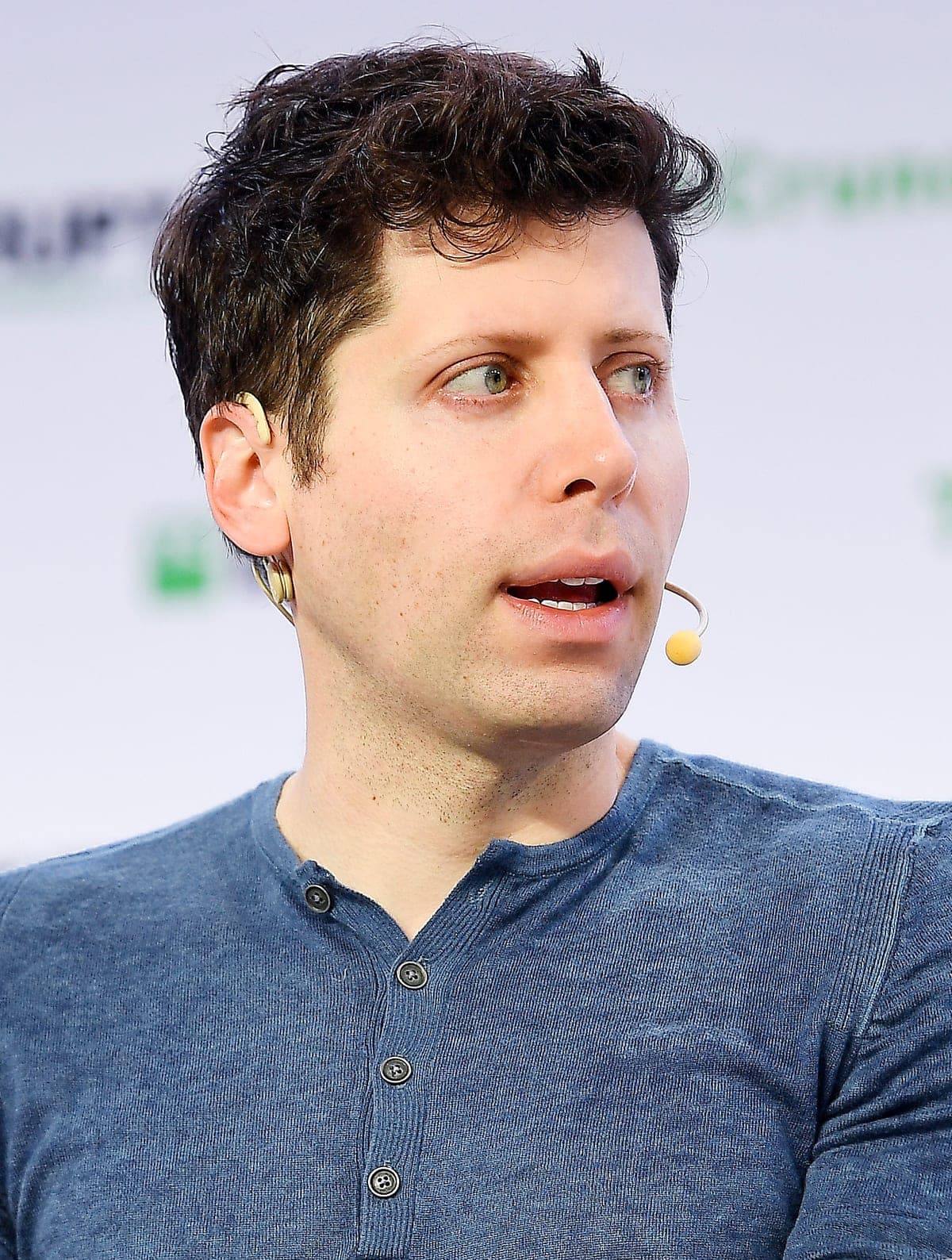 2019년 TechCrunch Disrupt 무대에서 말하는 Sam Altman